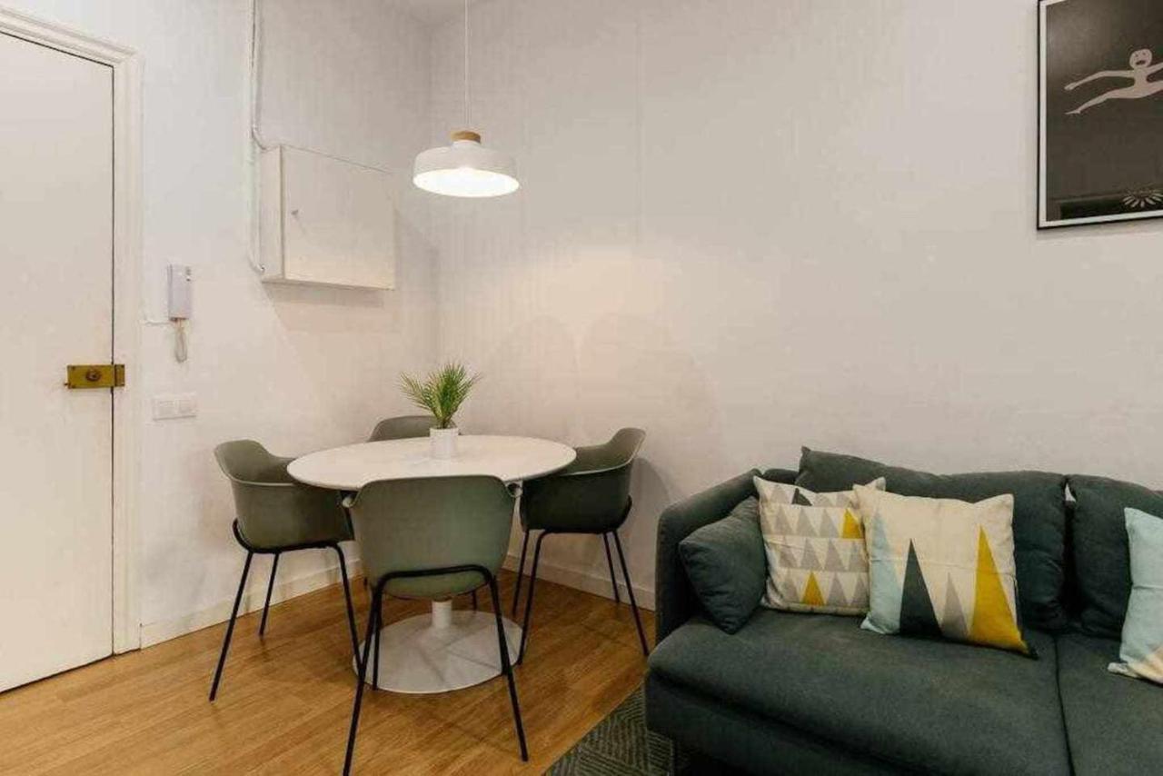 Cozy & Central Apartment Барселона Экстерьер фото